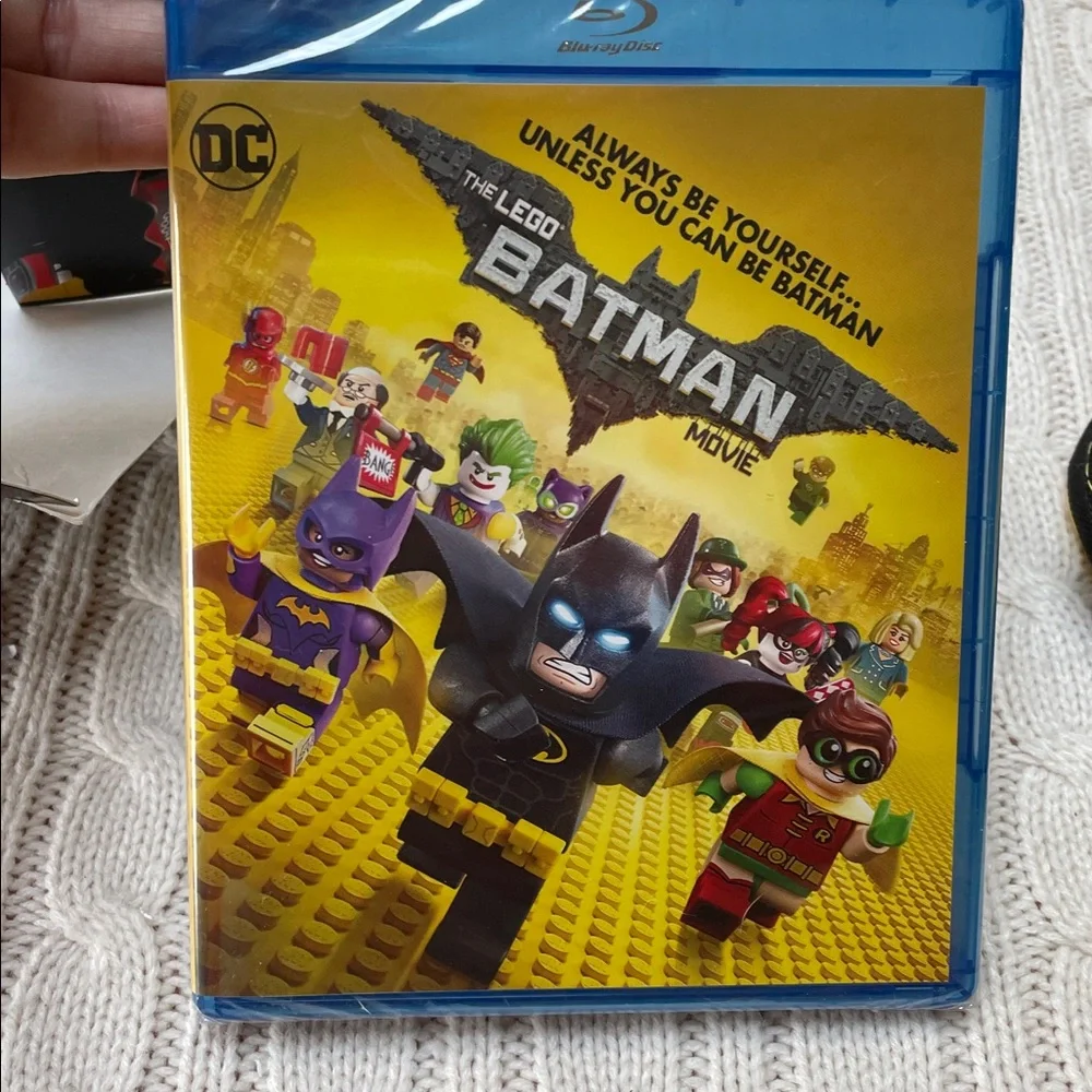 New Lego Batman Movie Blu-Ray and DVD lunchbox removable cape 2017 Warner Bros